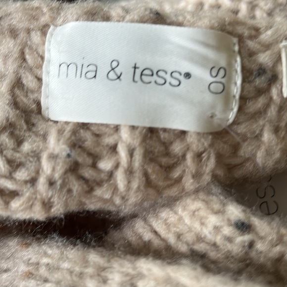 Mia & Tess short sleeve cardigan oat w/multi color specs one size fits most - Picture 7 of 14